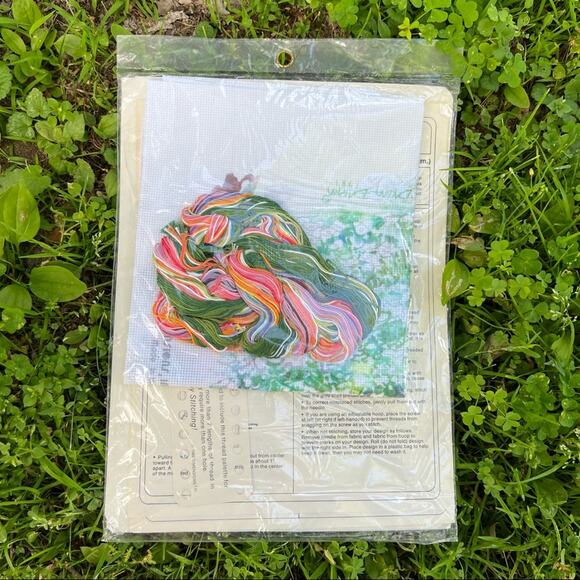 Vintage Cottage Garden Cross Stitch No Count Dimensions Kit new in package - Picture 3 of 3